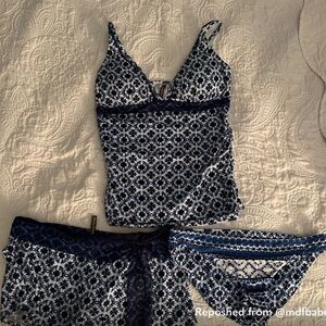 Tommy Bahama Blue and White 4 piece Swim Set with cover  Large